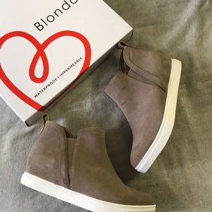 BLONDO sneakers! Only worn once!!